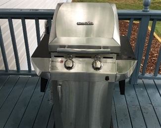 Char-Broil Grill. Like New Rarely Used. Very nice.