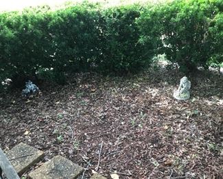 Yard art is in the front yard and around the deck. Check out on the left of this pic if two friendly frogs, watching the angel on the right side of this pic. Be careful as you walk, and don’t miss a thing!!