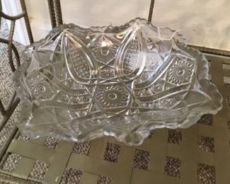 Gorgeous Vintage Ruffle Glass Salad Bowl. Great Condition.