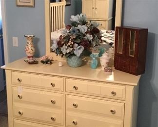 Beautiful Dresser with double drawers and Mirror.