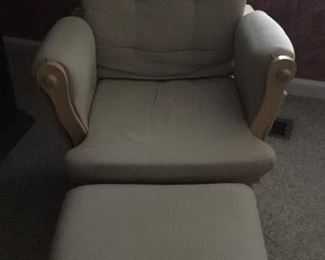 Rocker Glider Chair with Ottoman. Great for the Baby’s Room or Guest Room.