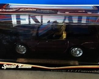 Vintage Maisto Corvette LT-4 Convertible 1:18 Die Cast Car with Original Box