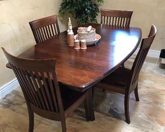 Table with 4 Chairs