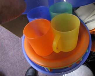 Portable dishes and cups for camping