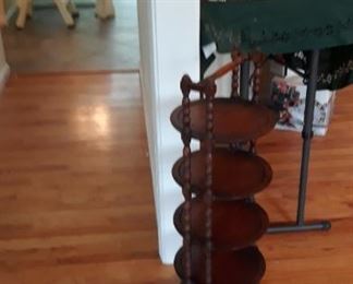 wooden plate holder