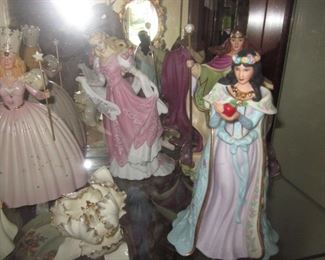 Huge Judaica Collection
Huge Guiseppe Armani Statue Collection Huge Lenox Collection