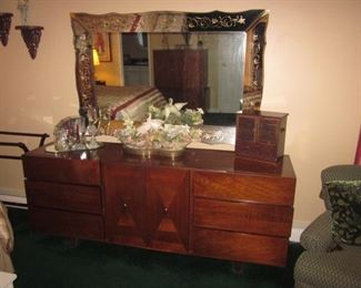 American Of Martinsville Mid-Century Modern Bedroom Suite Mirrors and more vanity sets