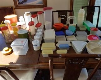 Huge Collection of Vintage Tupperware  Rubbermaid