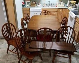 Antique dining table w chairs 