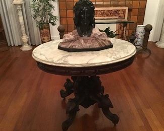 Spectacular Parlor Table with Bronze and pink Marble Bust