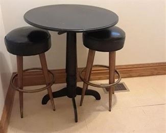 Drop Leaf Table, w/ Matching High Stools