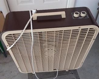 Lakewood box fan - Front view