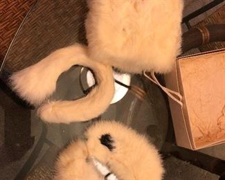 these are vintage mink accessories. (gah)