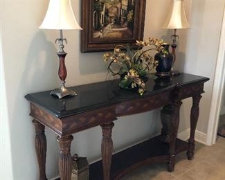 beautiful side tables, lamps, decor, pictures