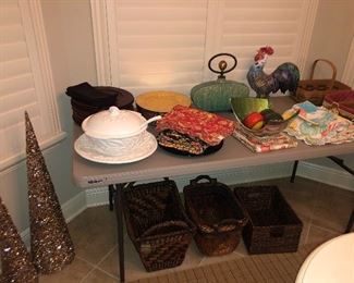 Lots of Decor & Baskets