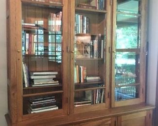 Beautiful solid oak bookcase. 4 shelves and 3 bottom shelves for great storage. $1400