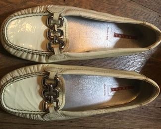PRADA patent leather size 6 shoes