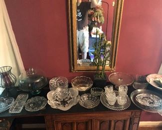 LOTS OF WALL MIRRORS, GLASS SERING PIECES