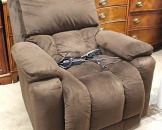  NEW Velour Lift Chair Recliner Massage Chair

Auction Estimate $200-$400 – Located Inside 