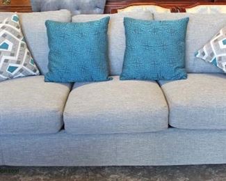  NEW Contemporary Modern Design Sofa with Throw Pillows

Auction Estimate $200-$400 – Located Inside 