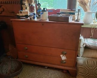 Beautiful blanket chest with two drawers