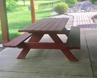 PICNIC TABLE