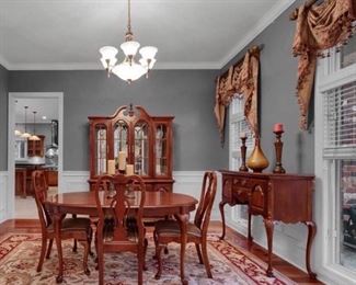 LEXINGTON DINING ROOM FURNITURE
