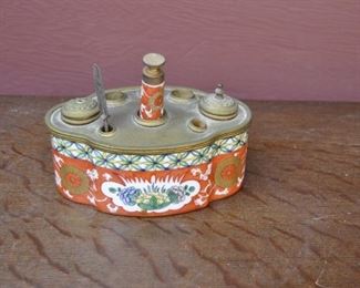 Early 20th Century French inkwell in Chinoiserie design