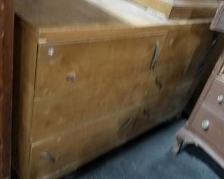 Vintage MCM 6 drawer dresser needs work $100