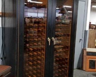 Wow Custom Vino Temp 2 compressor 450+ bottle wine cooler $8.000 to $10,000 New Used for only 3 years Asking $3500 