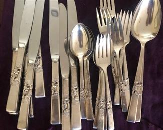 Oneida flatware full set