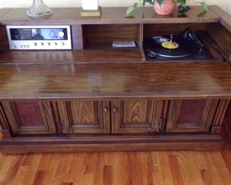 the vintage Stereo/Desk (see how the front drops down for the desk? I love this !!Never have seen one like it.