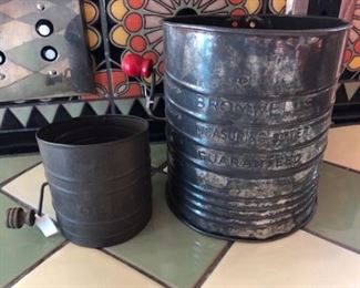 LOTS OF VINTAGE & ANTIQUE KITCHEN ITEMS