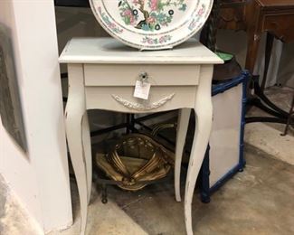 end table with jewelry drawer