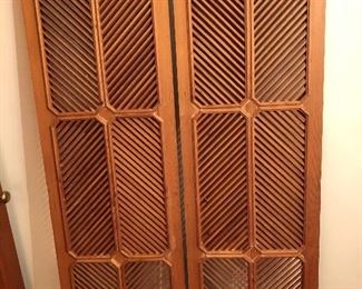 Antique harringbone screens
