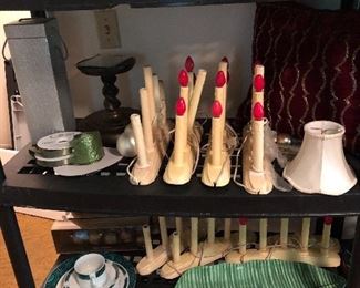 vintage xmas. There is tons of xmas items and ornaments. We're still unpacking