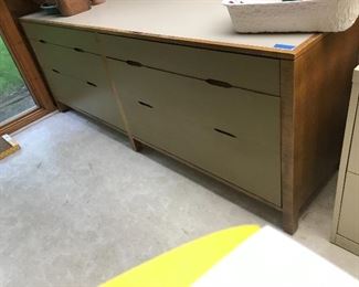 Vintage 6 drawer dresser - 6'