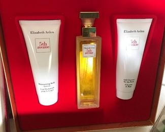 Elizabeth Arden - 5th Avenue - Perfume and Lotion