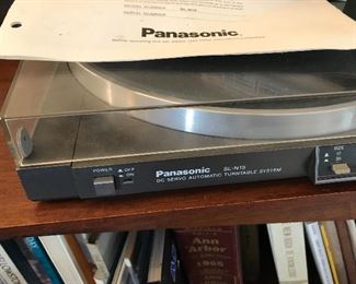 Panasonic SL-415 DC Servo Automatic Turntable System 