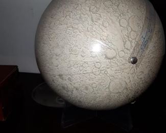 Lunar globe