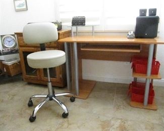 Small computer desk