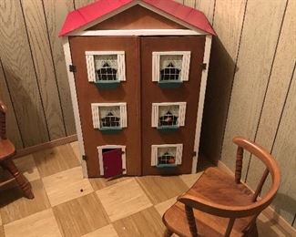Children's doll house