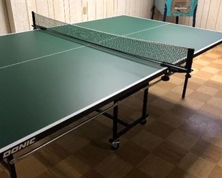Ping-Pong table - excellent condition - like new
