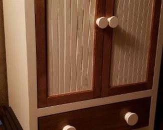 bed room armoire