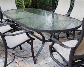 patio dine table