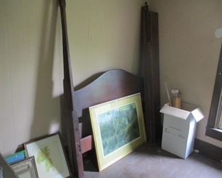 4 poster bed w/ canopy