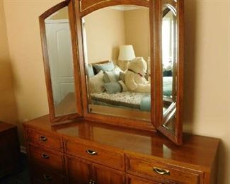 Dresser with Tri-fold mirror
