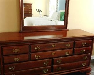 Dresser/mirror to four post set