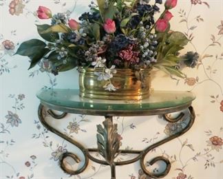 Metal/glass wall shelf, floral decor