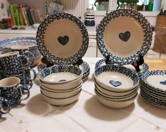 Sponge ware w/ heart stoneware dinnerware set